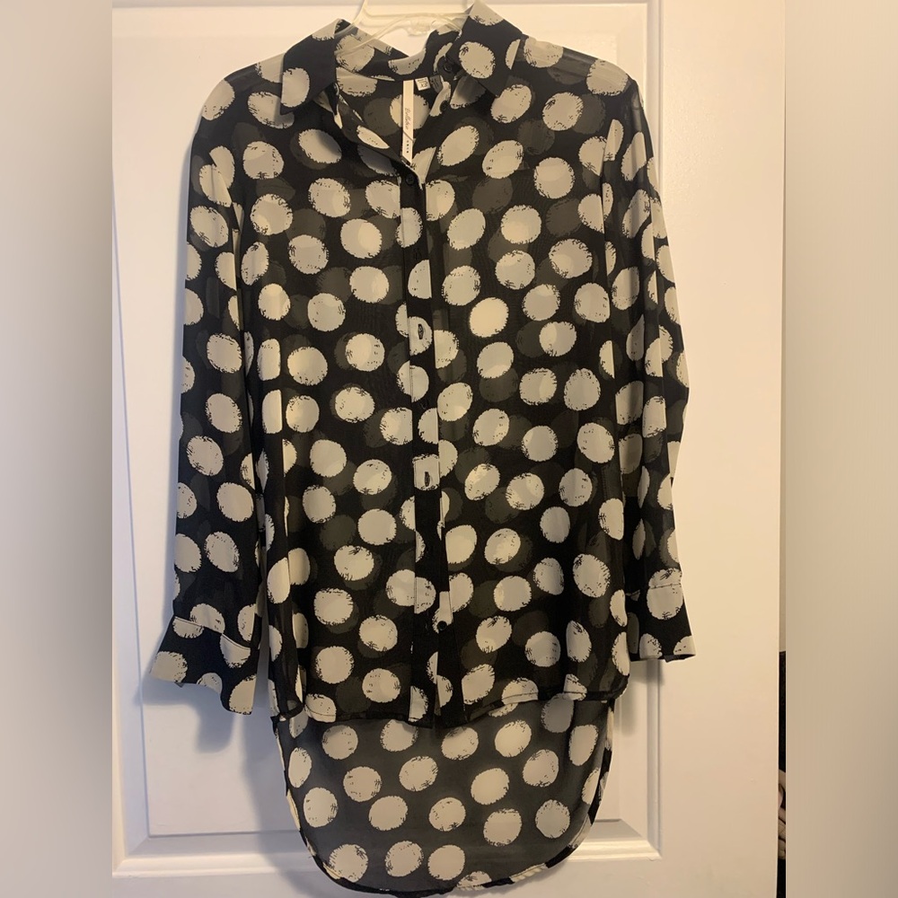 Bellatrix Black & White Polka Dot High-Low Button-Up Blouse - XS